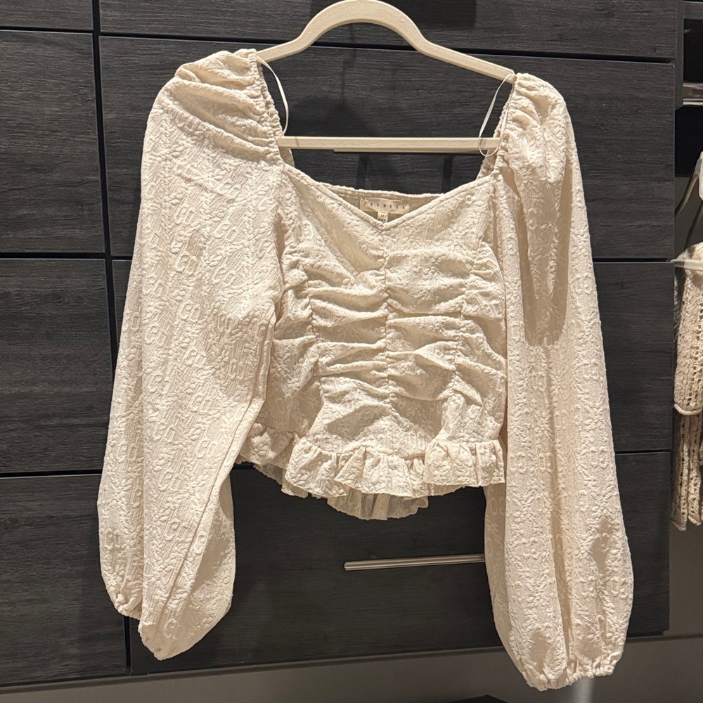 NWT Promesa Floral Jaquard Long Sleeve Top